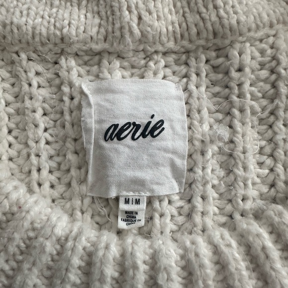Aerie Sweater Size Medium Women’s Thick Sweater Top Long Sleeve - Picture 2 of 2